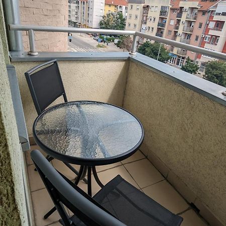 Poesia Apartment Újvidék Kültér fotó