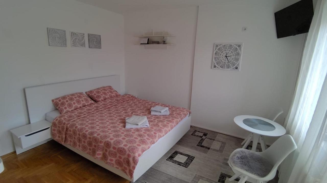 Poesia Apartment Újvidék Kültér fotó